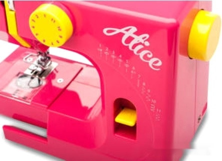 Электромеханическая швейная машина Comfort 8 Alice