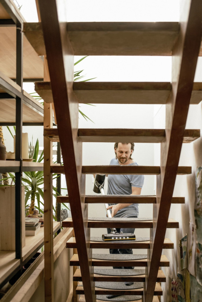 Вертикальный пылесос Karcher VC 6 Cordless ourFamily Pet 1.198-673.0