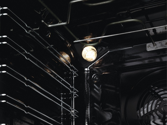 Духовой шкаф Electrolux SurroundCook 600 EOF3H70X