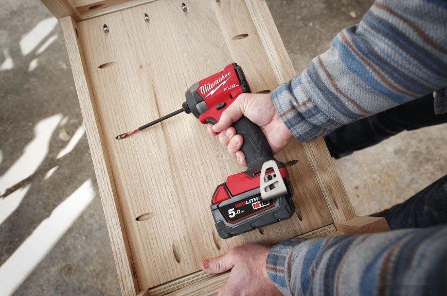 Винтоверт Milwaukee M18 FUEL M18FID3-502X 4933479865 (с 2-мя АКБ, кейс)