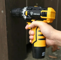 Дрель-шуруповерт Deko DKCD12FU-Li SET 104 063-4112 (с 1-м АКБ, кейс, оснастка)