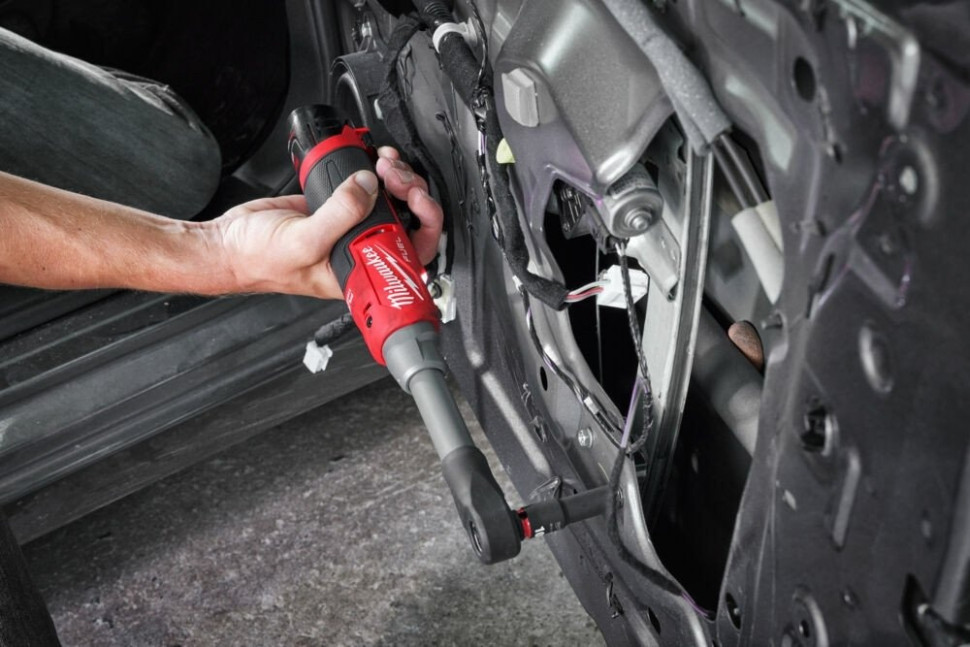 Трещотка Milwaukee M12 FUEL M12FHIR38LR-0 4933480791 (без АКБ)