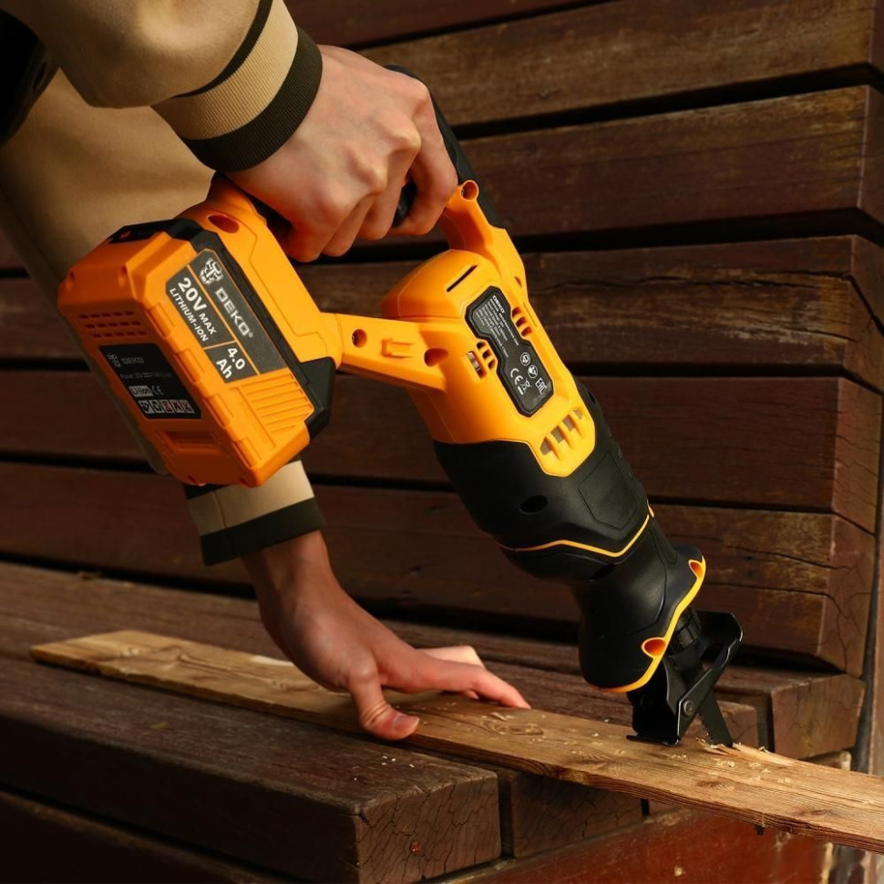 Сабельная пила Deko DKRS20 063-4359 (с 2-мя АКБ)