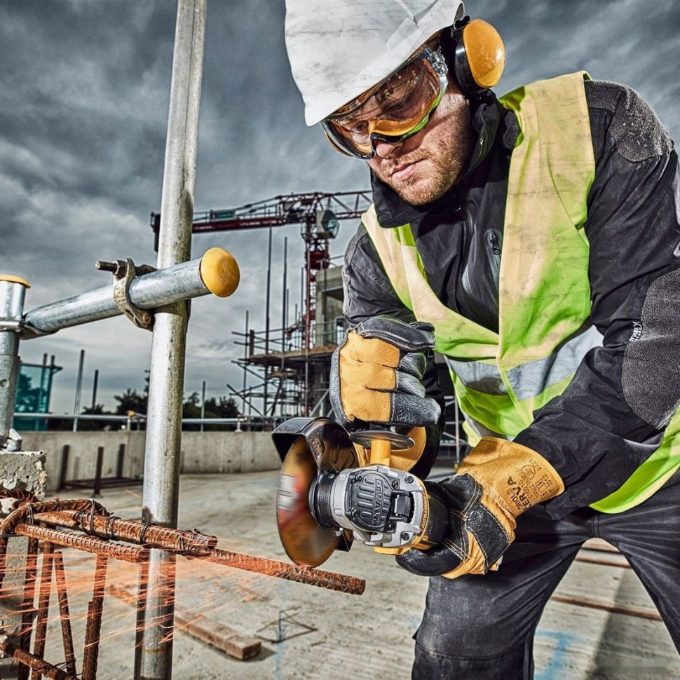 Угловая шлифмашина DeWALT DCG405P2 (с 2-мя АКБ, кейс)