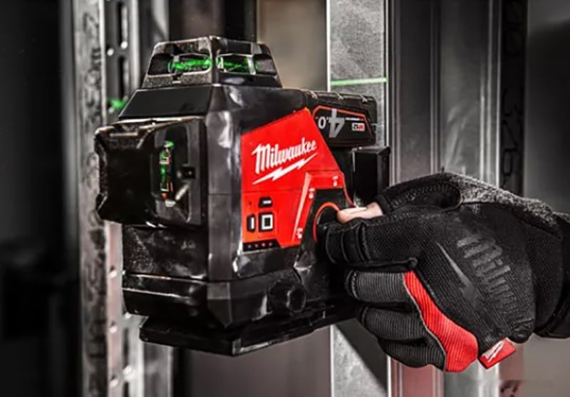 Лазерный нивелир Milwaukee M12 3PL-401C 4933478102