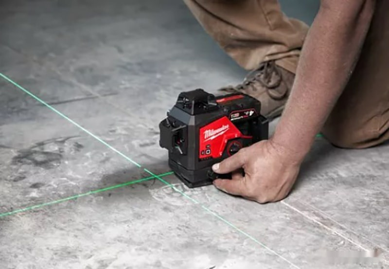 Лазерный нивелир Milwaukee M12 3PL-401C 4933478102