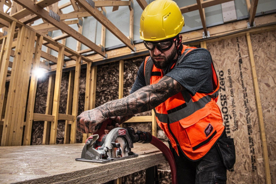 Дисковая (циркулярная) пила Milwaukee M18 FCS552-0X Fuel 4933493588 (без АКБ, кейс)