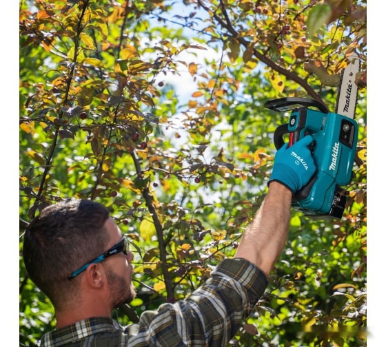 Аккумуляторная пила Makita DUC204SF (с 1-им АКБ 3 Ач)