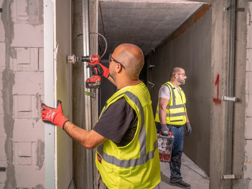 Ударная дрель-шуруповерт Milwaukee M18 M18BLPDRC-422C 4933492825 (с 2-мя АКБ 2 Ач + 4 Ач, кейс)