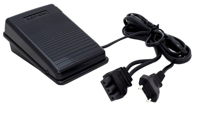 Швейная машина Singer Studio 12