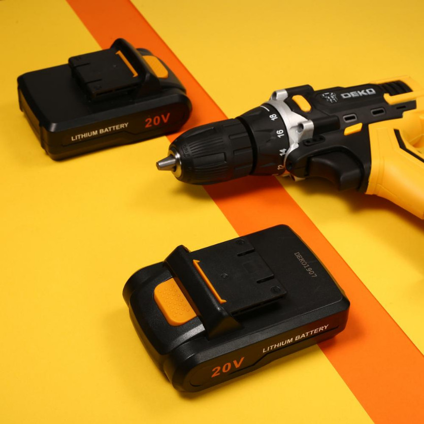 Дрель-шуруповерт Deko DKCD20FU-Li SET 195 063-4135 (с 2-мя АКБ, кейс, набор оснастки)