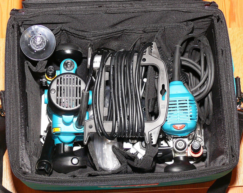 Фрезер Makita RT0700CX2