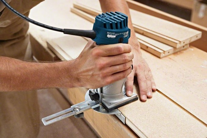 Фрезер Bosch GKF 600 Professional (060160A100)