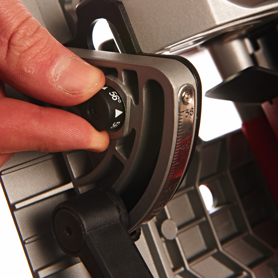 Дисковая пила Milwaukee CS 60