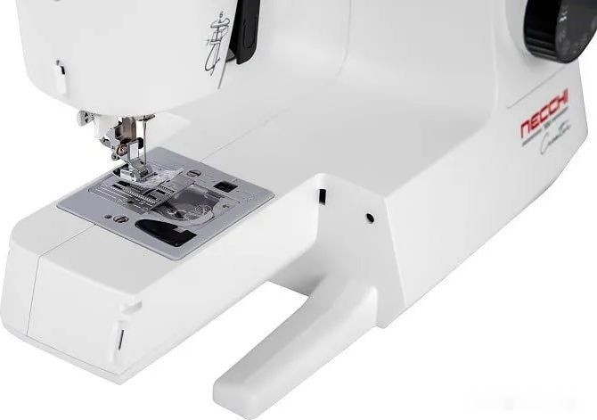Электромеханическая швейная машина Necchi 300