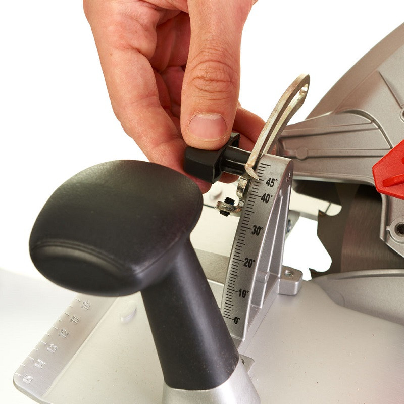 Дисковая пила Milwaukee CS85SB