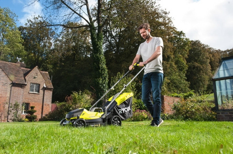 Колёсная газонокосилка Ryobi RLM18C33B25 (с 1-им АКБ 2.5 Ah)