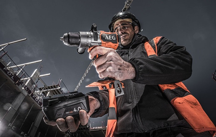 Ударная дрель-шуруповерт AEG Powertools BSB 18C3BL-402C 4935478938 (с 2-мя АКБ 4 Ач, кейс)