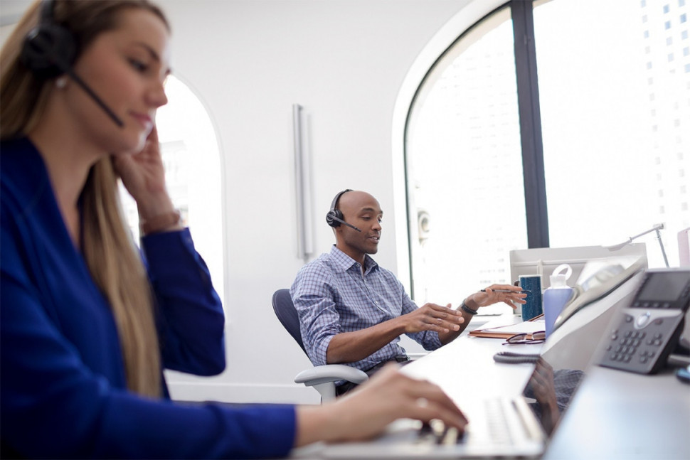 Наушники Plantronics Savi W8220-M