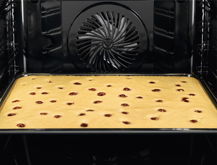 Духовой шкаф AEG BEB331110M