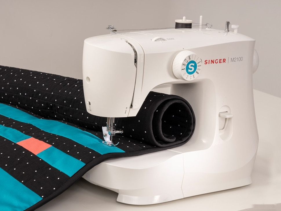 Электромеханическая швейная машина Singer M2105