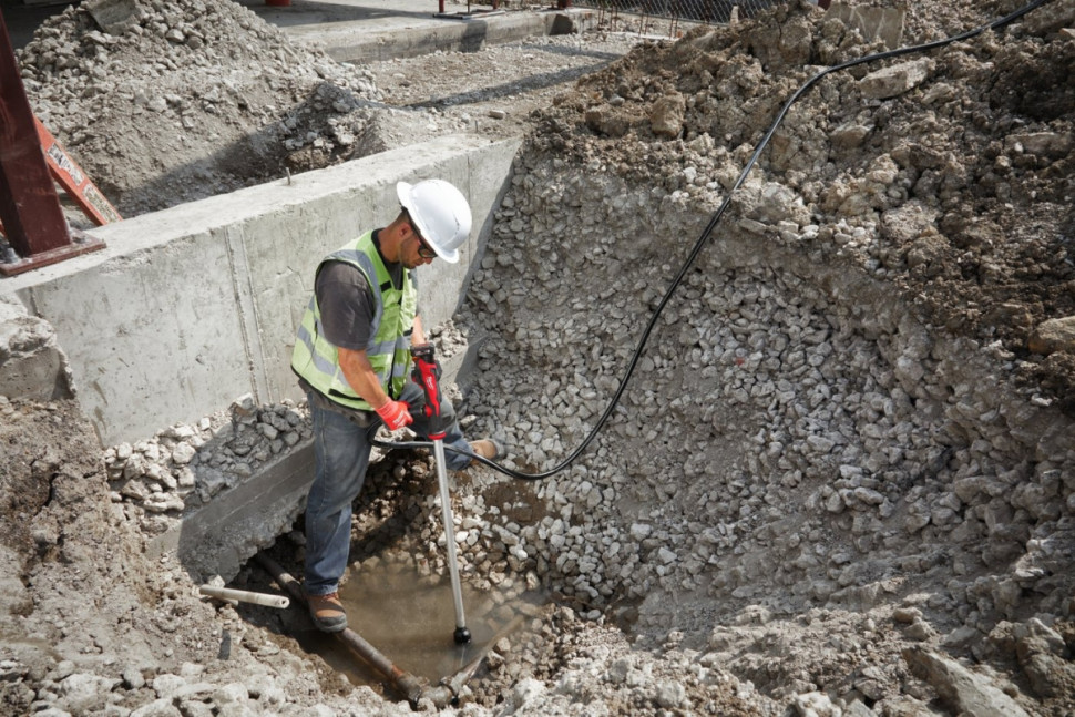 Дренажный насос Milwaukee M12 BSWP-601 4933479640 (с 1-им АКБ)