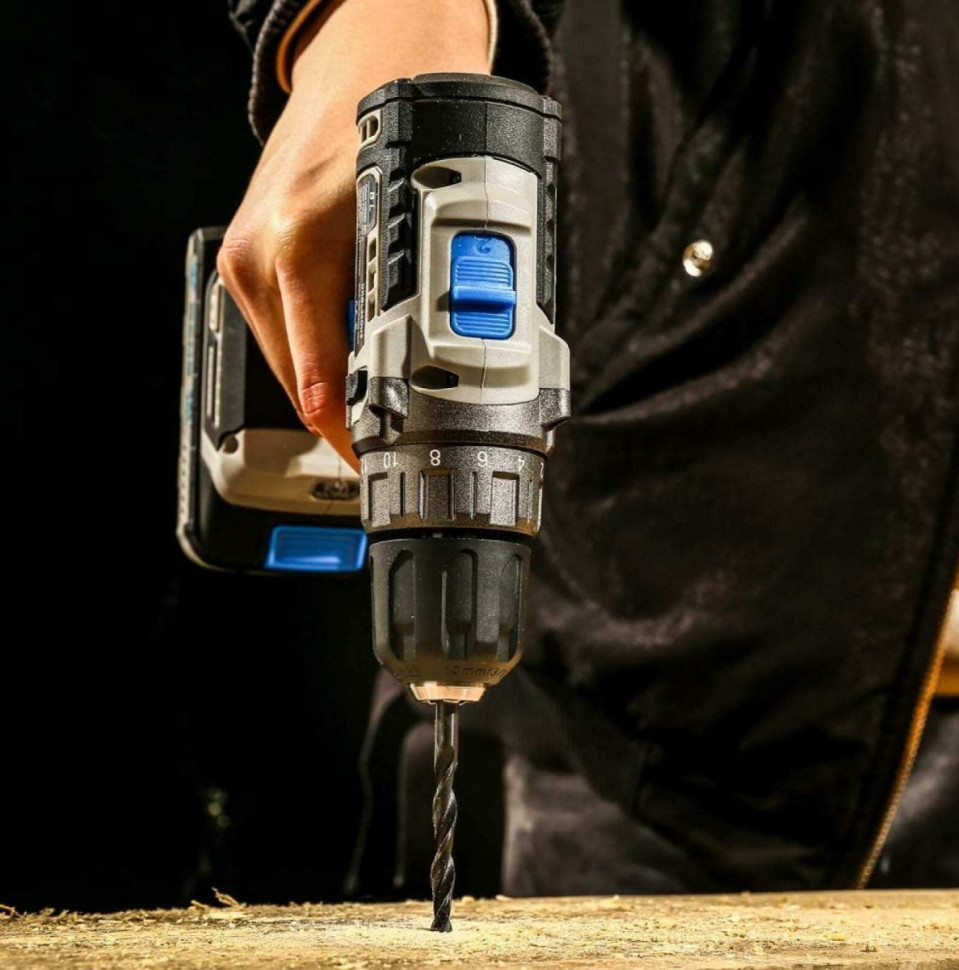 Дрель-шуруповерт Deko Sharker case 063-4036 (с 2-мя АКБ, кейс)