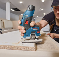 Фрезер Bosch GKF 12V-8 Professional 06016B0000 (с 2-мя АКБ и кейсом)