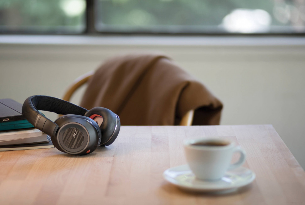 Наушники Plantronics Voyager 8200 UC (черный)