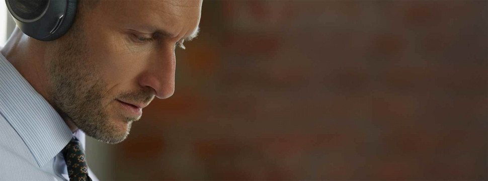 Наушники Plantronics Voyager 8200 UC (черный)