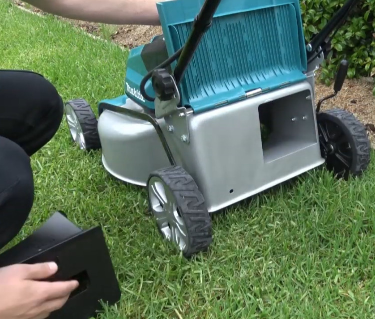 Аккумуляторная газонокосилка Makita DLM460Z