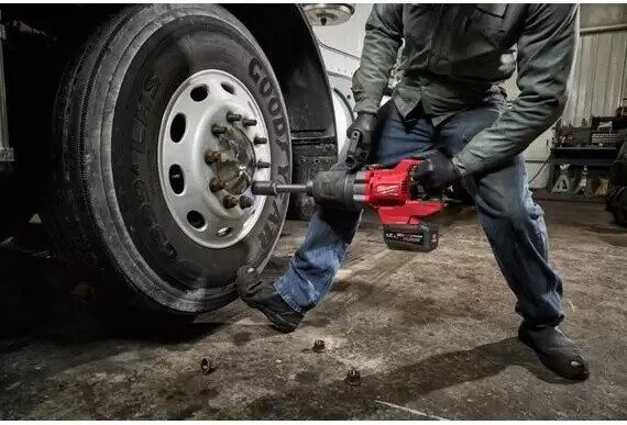 Гайковерт Milwaukee M18 ONEFHIWF1D-121C 4933499251 (с 1-им АКБ, кейс)