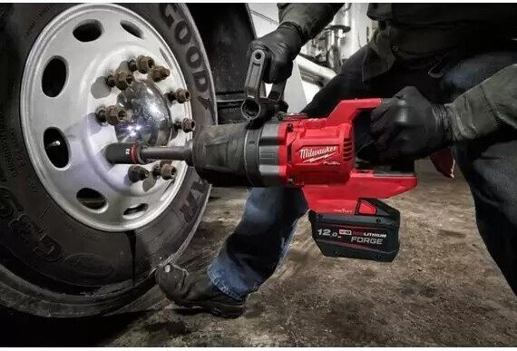 Гайковерт Milwaukee M18 ONEFHIWF1D-121C 4933499251 (с 1-им АКБ, кейс)