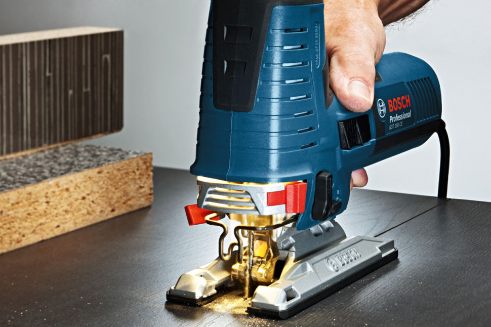 Лобзик Bosch GST 160 CE