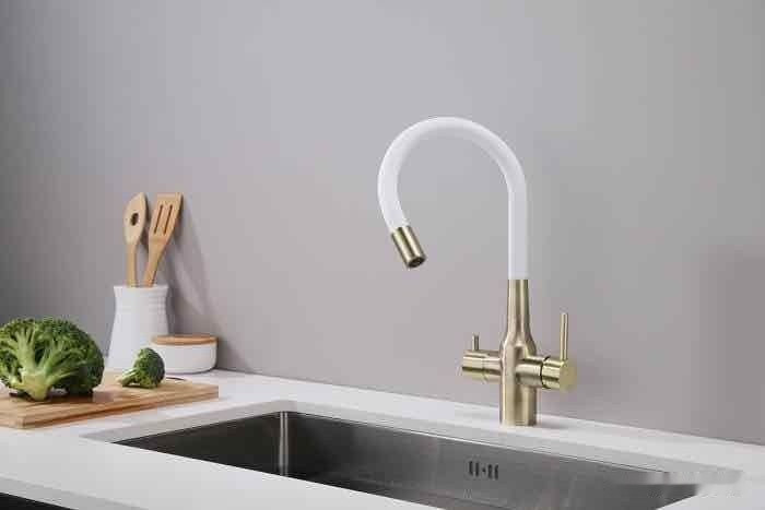 Смеситель Paulmark Salix Sa213419-BRw (бронза/белый)