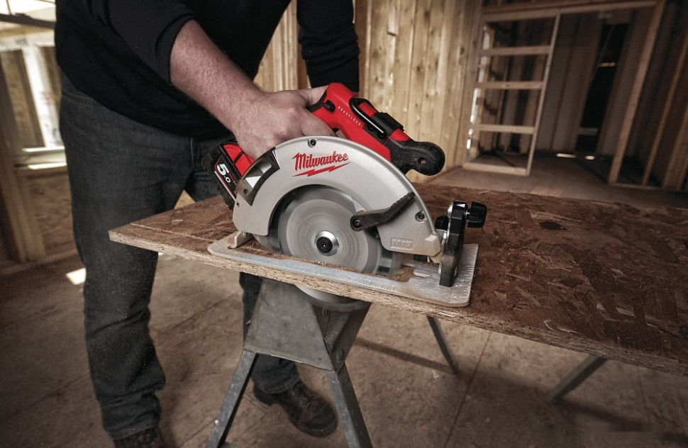 Дисковая (циркулярная) пила Milwaukee M18 BLCS66-0X (без АКБ)