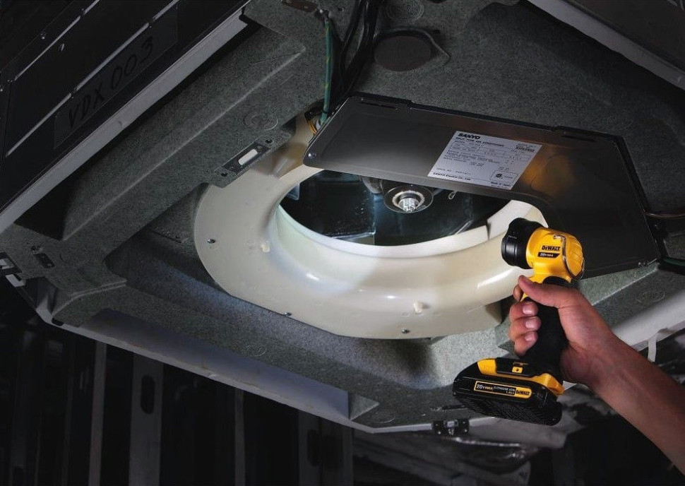 Фонарь DeWALT DCL040-XJ