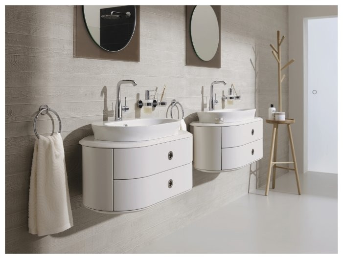 Смеситель Grohe Essence 32628001