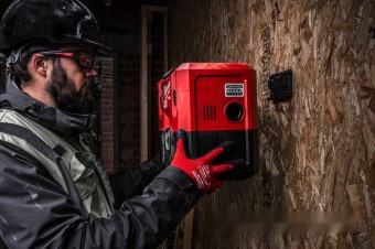 Промышленный пылесос Milwaukee M18 FPOVCL-0 (без АКБ и ЗУ)