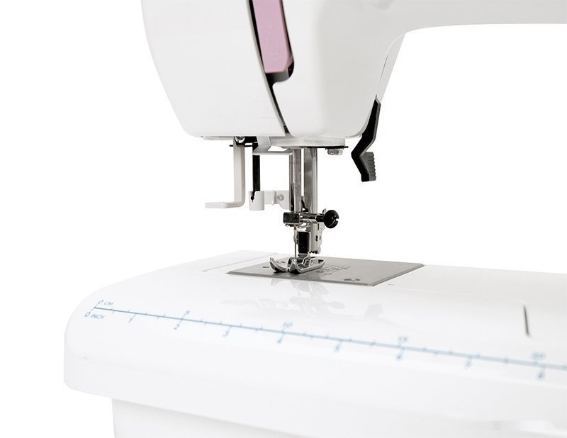 Электромеханическая швейная машина Janome HD1015