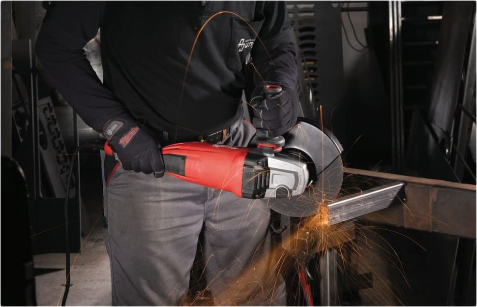 Угловая шлифмашина Milwaukee AGVK24-230EK 4933451413