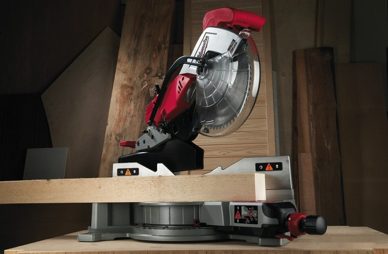 Торцовочная пила Milwaukee MS 304 DB 4933471052