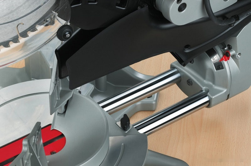 Торцовочная пила Milwaukee MS 304 DB 4933471052