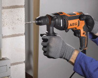 Дрель ударная AEG SBE 750 RE