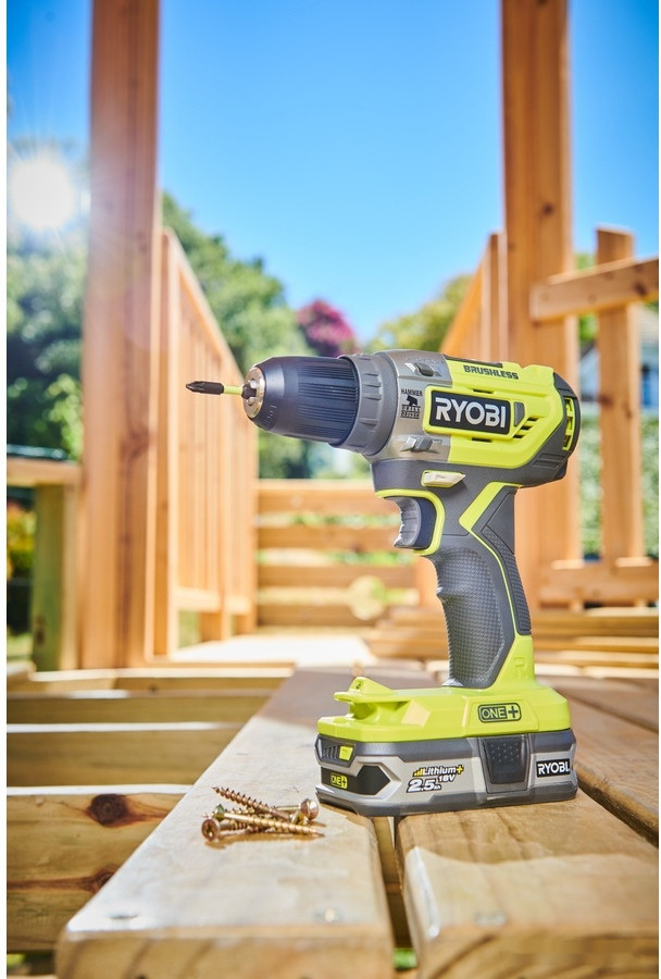 Ударная дрель-шуруповерт Ryobi R18PD5-220S 5133003734 (с 2-мя АКБ, кейс)