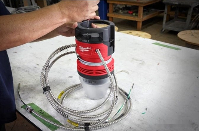 Фонарь Milwaukee HOBL 7000