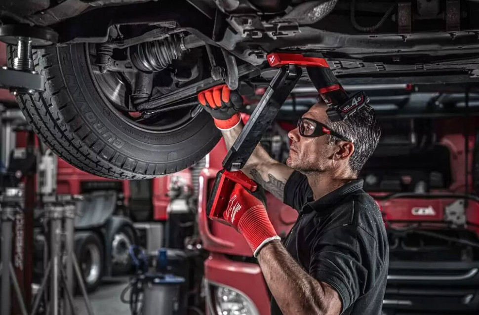 Фонарь Milwaukee M12 UCL-0 (без АКБ)