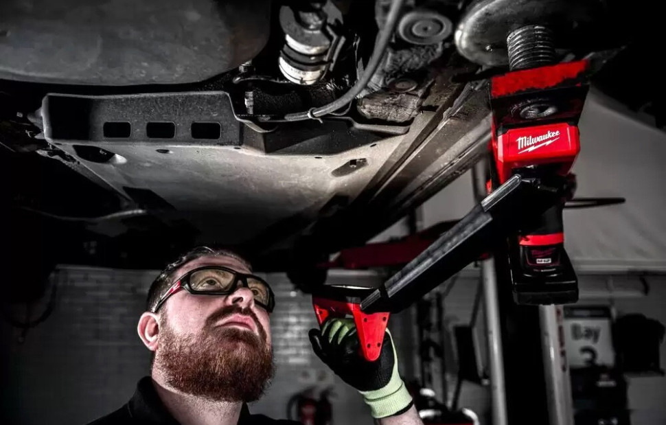 Фонарь Milwaukee M12 UCL-0 (без АКБ)