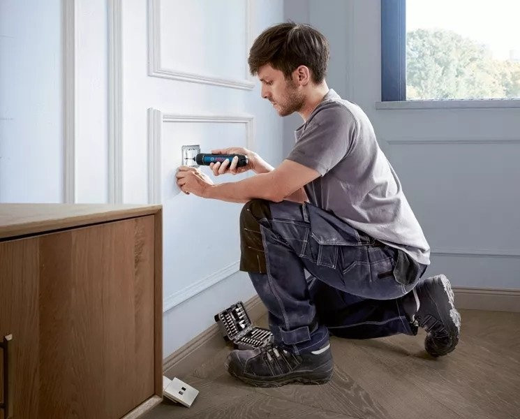 Электроотвертка Bosch Go Professional 06019H2200 (с АКБ, кейс)