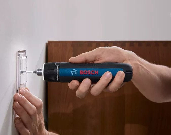 Электроотвертка Bosch Go Professional 06019H2200 (с АКБ, кейс)